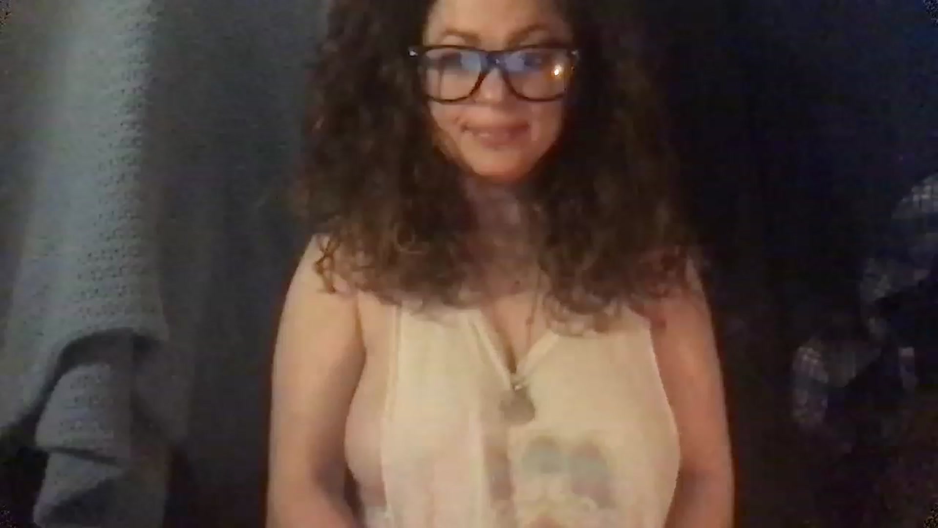 Gallery image thumbnail from Fifilarue1313's myfreecams stream on, 12/29/2022, 13:49 image 13 of 20