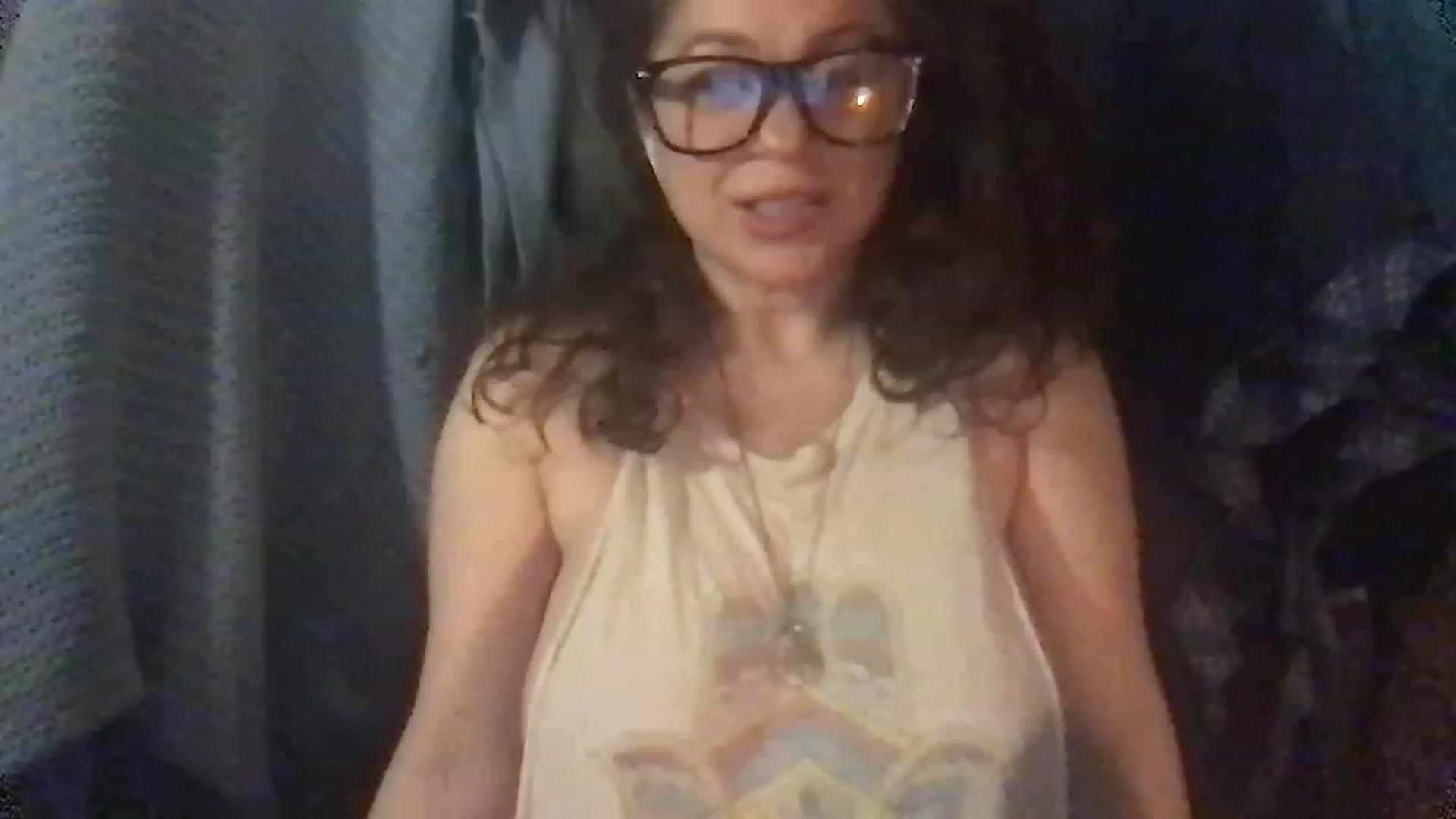 Gallery image thumbnail from Fifilarue1313's myfreecams stream on, 01/09/2023, 11:46 image 2 of 20