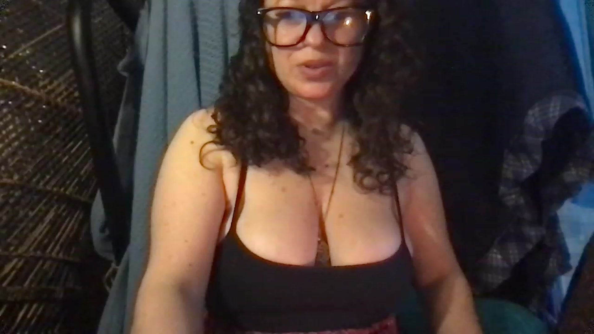 Gallery image thumbnail from Fifilarue1313's myfreecams stream on, 01/31/2023, 13:32 image 19 of 20