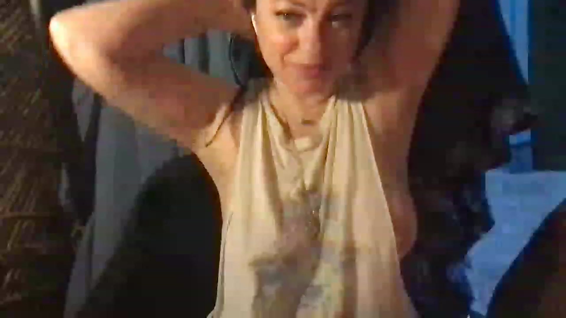Gallery image thumbnail from Fifilarue1313's myfreecams stream on, 02/07/2023, 12:39 image 17 of 20