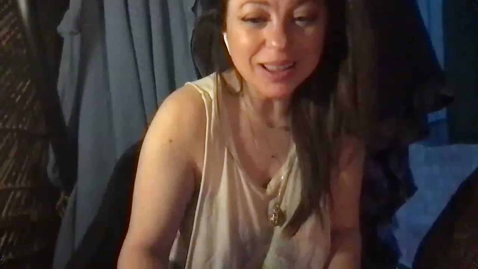 Gallery image thumbnail from Fifilarue1313's myfreecams stream on, 02/07/2023, 12:39 image 9 of 20