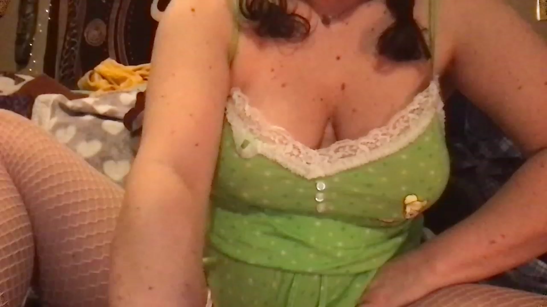Gallery image thumbnail from Fifilarue1313's myfreecams stream on, 02/16/2023, 11:17 image 18 of 20