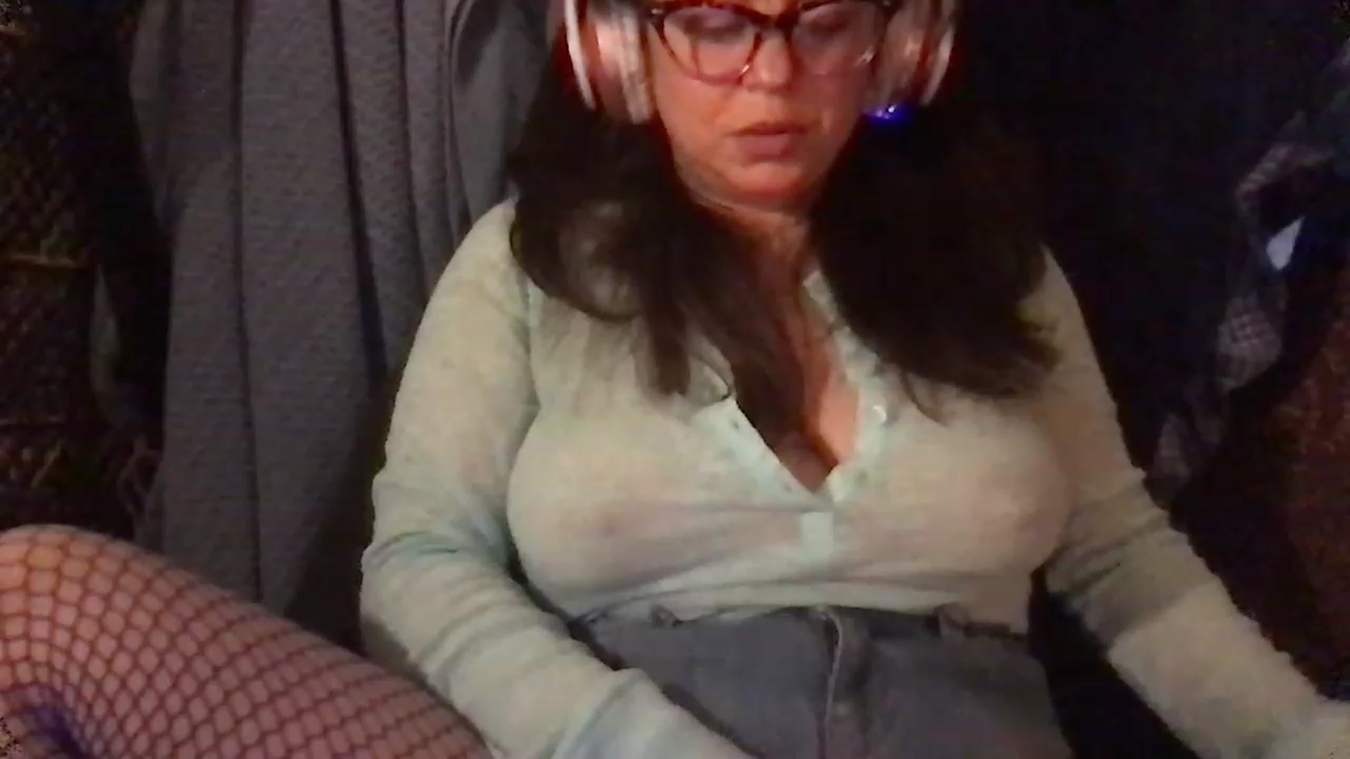 Gallery image thumbnail from Fifilarue1313's myfreecams stream on, 02/22/2023, 13:08 image 14 of 20