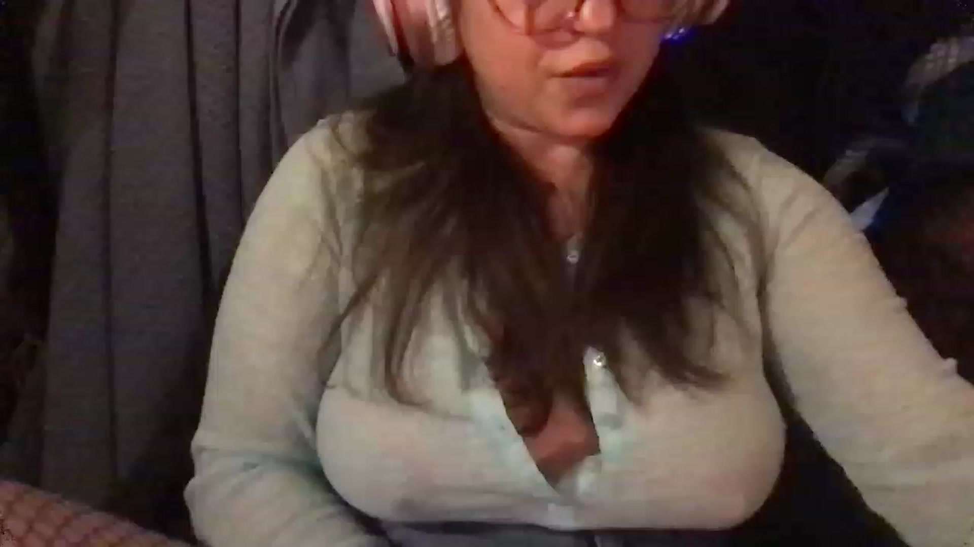 Gallery image thumbnail from Fifilarue1313's myfreecams stream on, 02/22/2023, 13:08 image 5 of 20