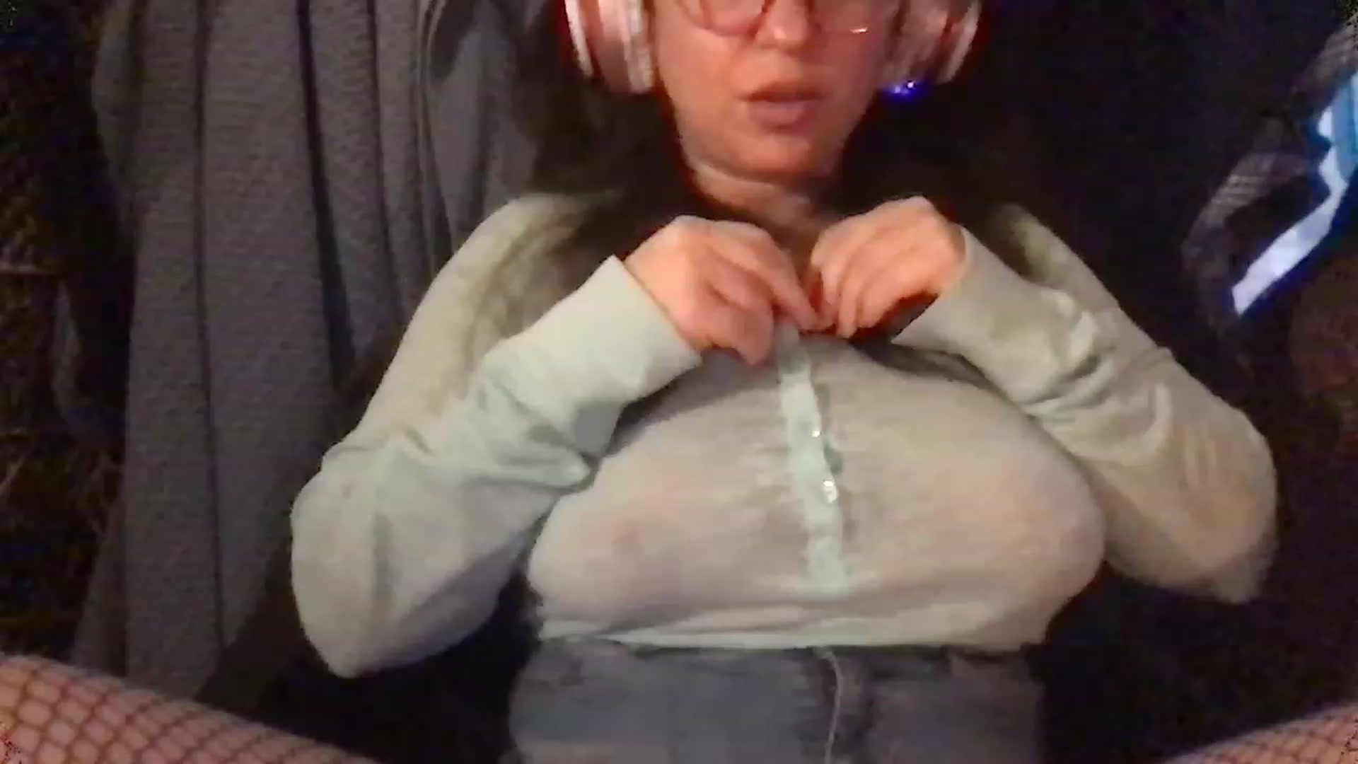 Gallery image thumbnail from Fifilarue1313's myfreecams stream on, 02/22/2023, 15:15 image 4 of 20
