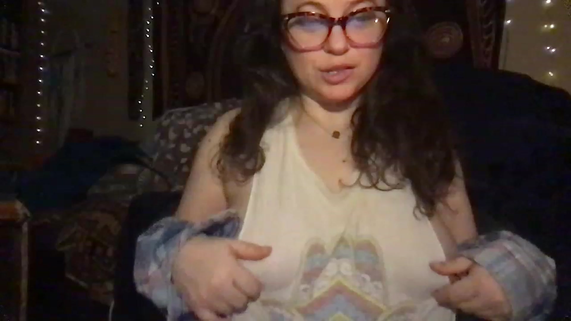 Gallery image thumbnail from Fifilarue1313's myfreecams stream on, 03/09/2023, 12:51 image 4 of 20