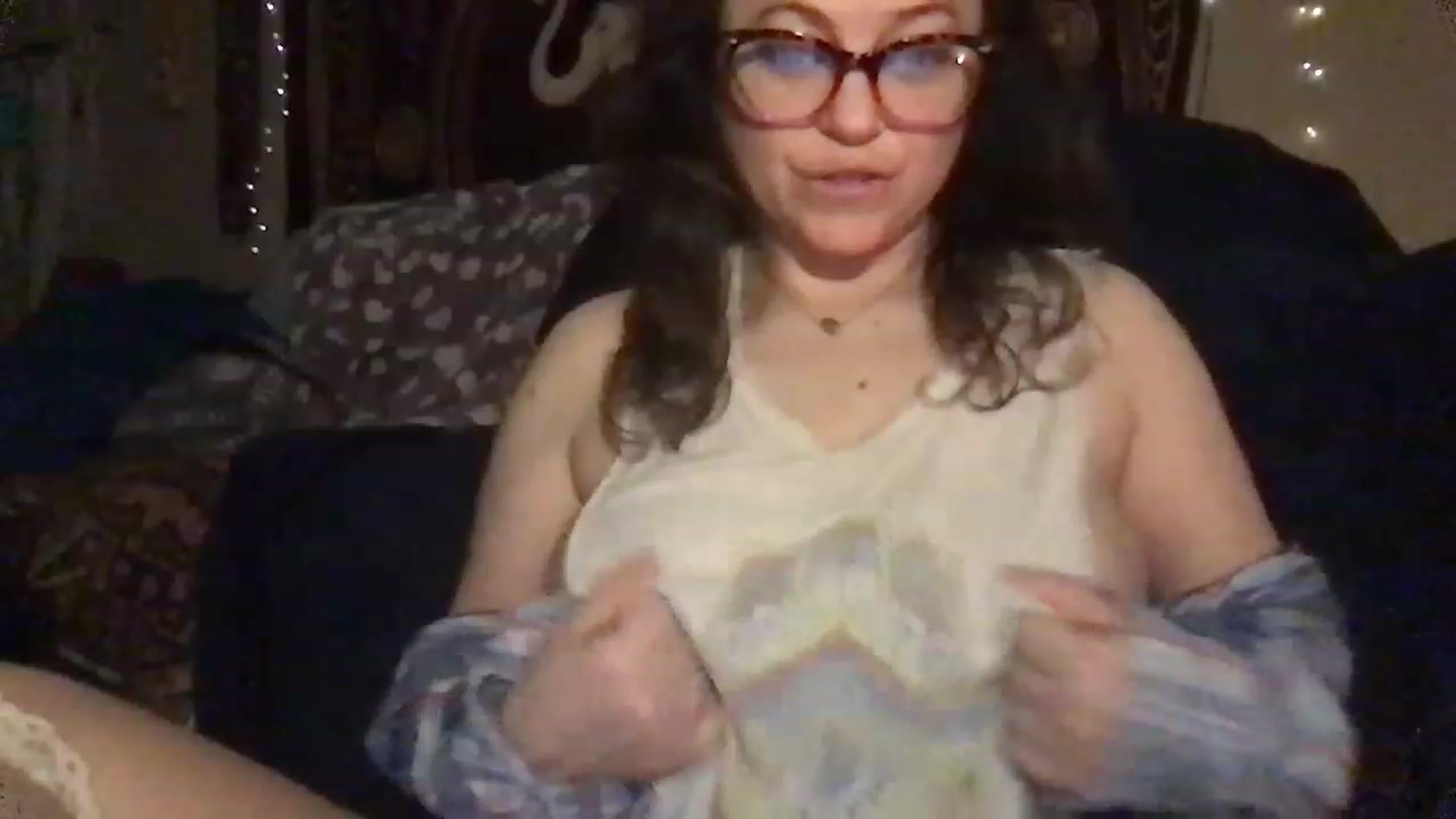 Gallery image thumbnail from Fifilarue1313's myfreecams stream on, 03/09/2023, 12:51 image 5 of 20
