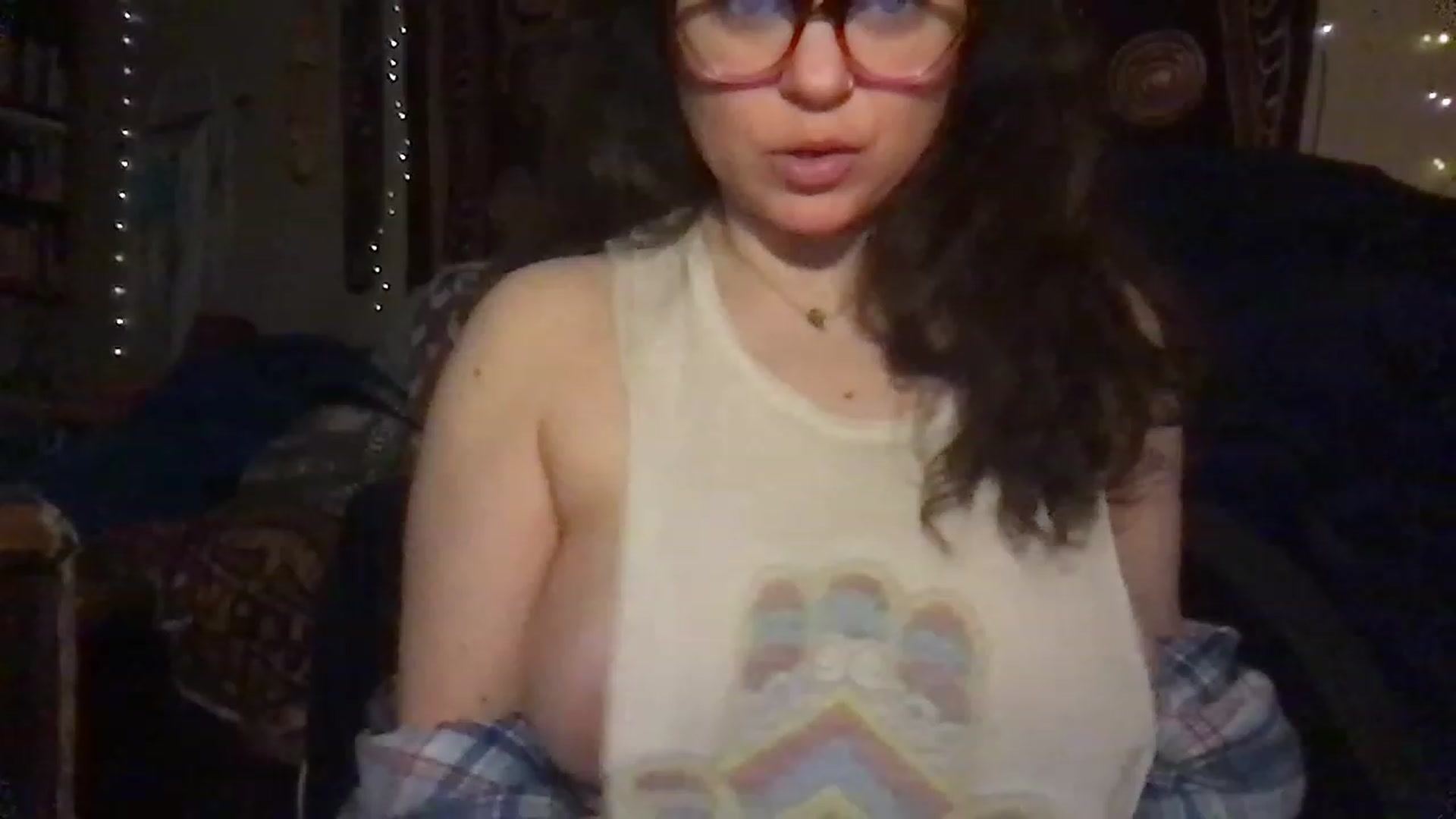 Gallery image thumbnail from Fifilarue1313's myfreecams stream on, 03/09/2023, 12:51 image 18 of 20
