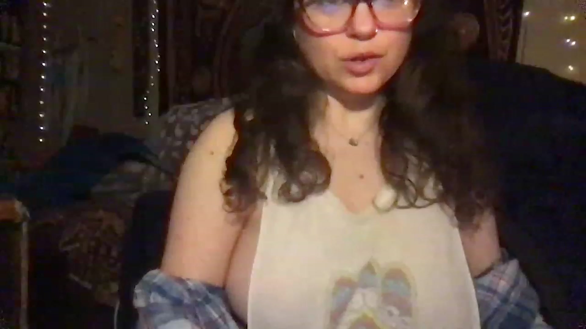 Gallery image thumbnail from Fifilarue1313's myfreecams stream on, 03/09/2023, 12:51 image 3 of 20