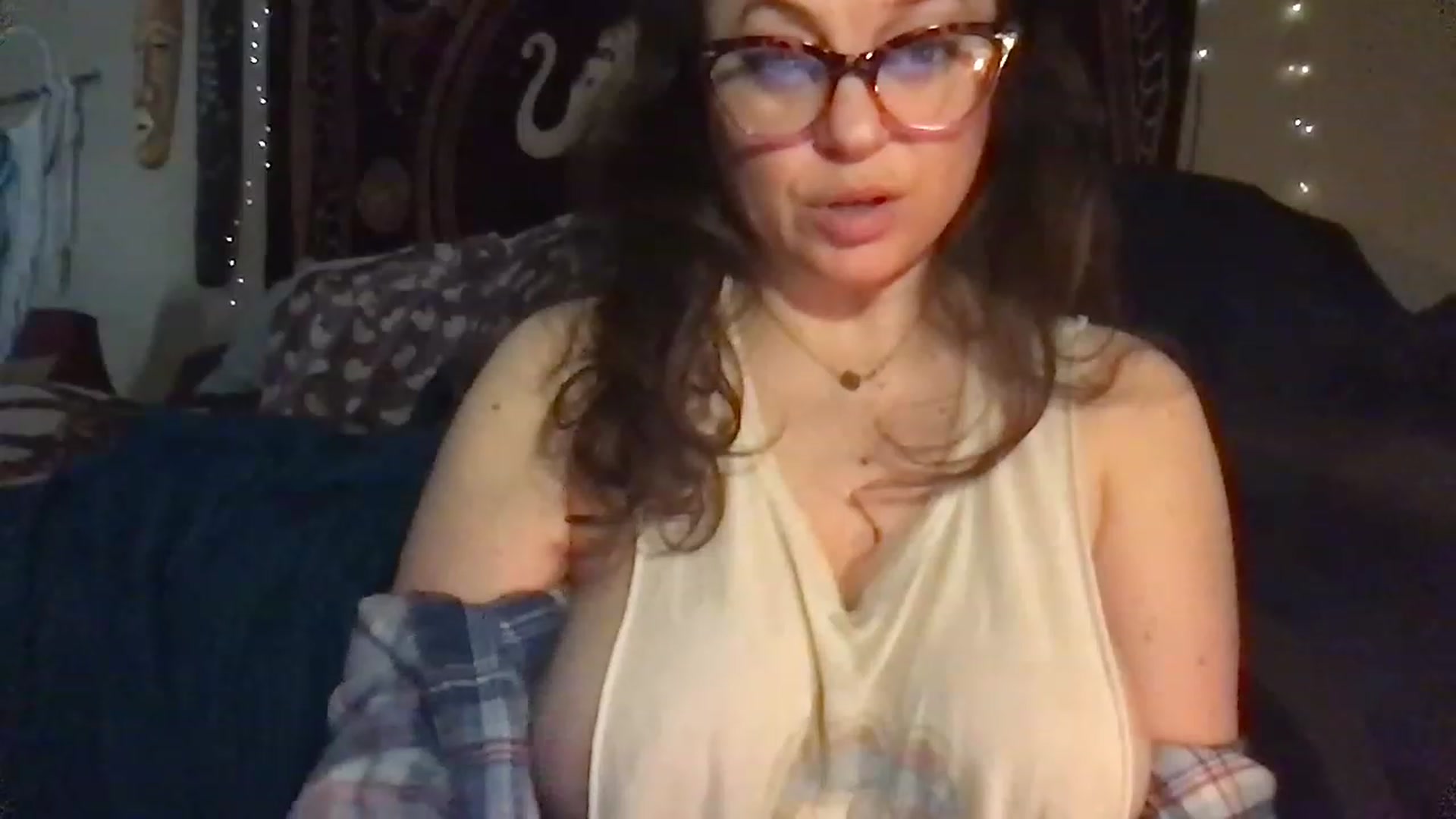 Gallery image thumbnail from Fifilarue1313's myfreecams stream on, 03/09/2023, 15:01 image 19 of 20