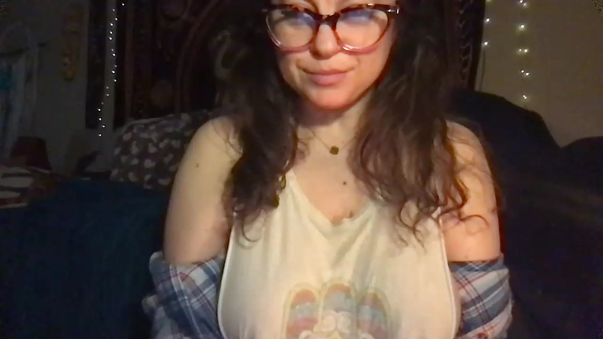 Gallery image thumbnail from Fifilarue1313's myfreecams stream on, 03/09/2023, 15:01 image 6 of 20