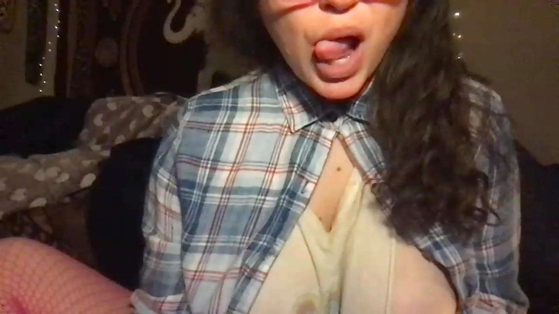 Gallery image thumbnail from Fifilarue1313's myfreecams stream on, 03/12/2023, 13:05 image 13 of 20