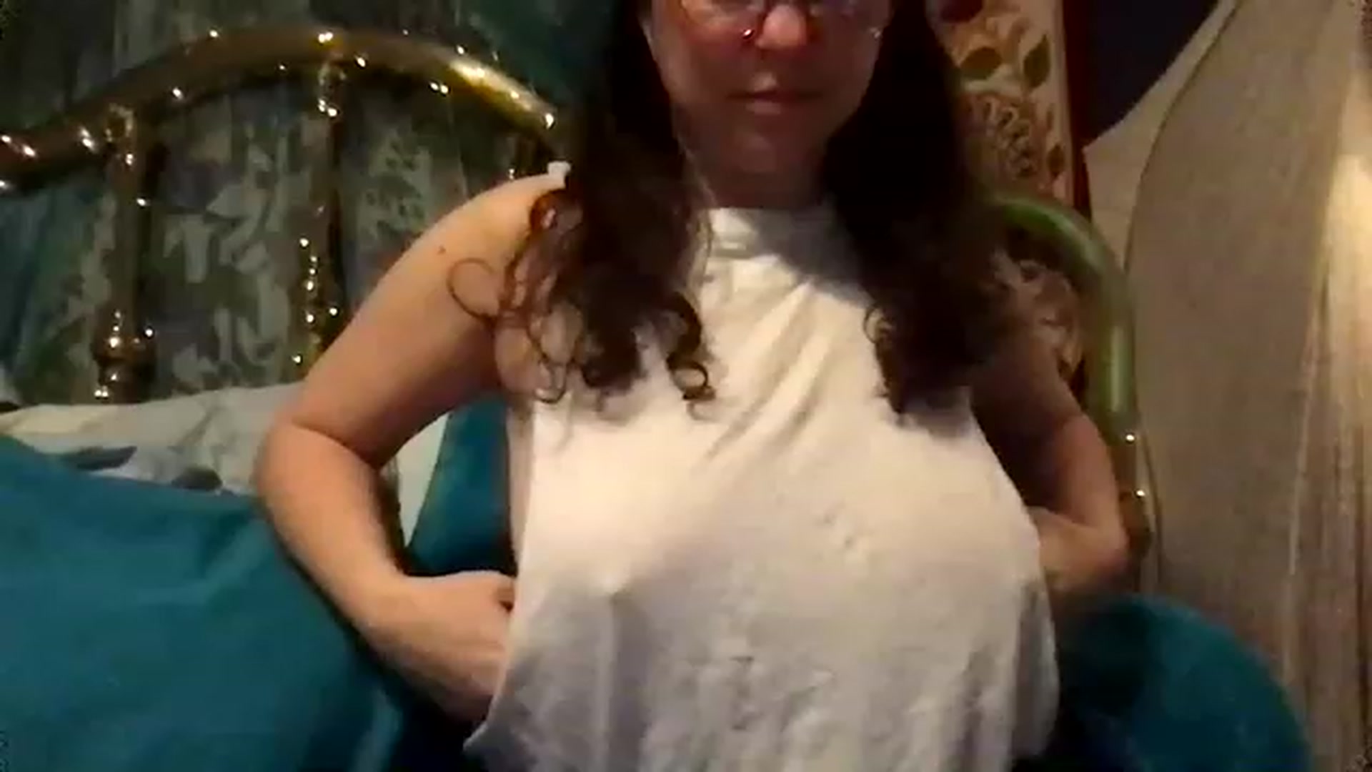 Gallery image thumbnail from Fifilarue1313's myfreecams stream on, 03/26/2023, 14:32 image 4 of 20