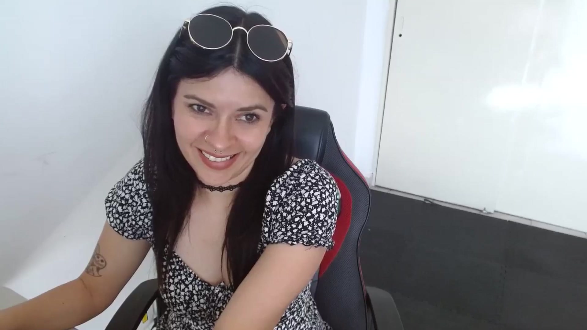 Gallery image thumbnail from FinalGirl's myfreecams stream on, 03/01/2025, 21:23 image 6 of 20