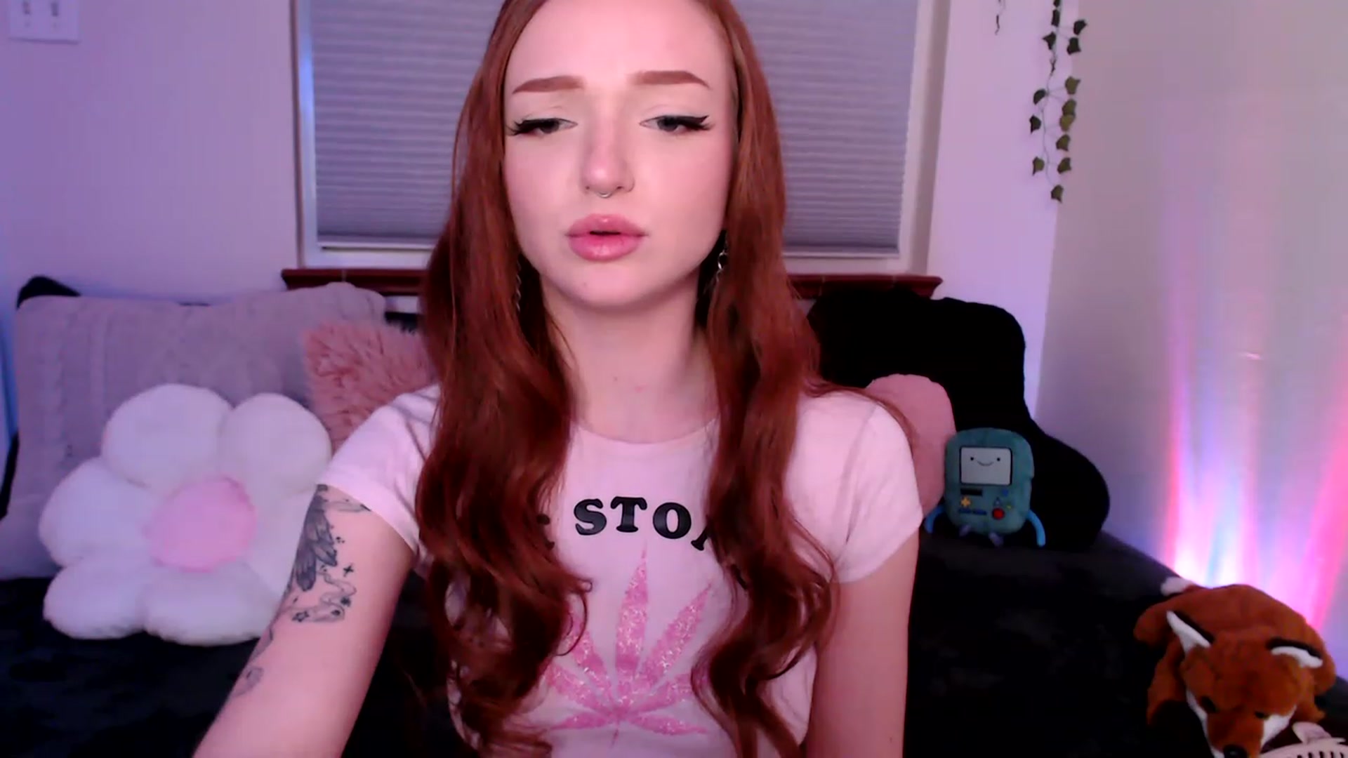 Gallery image thumbnail from Fiona's myfreecams stream on, 03/09/2023, 08:31 image 14 of 20