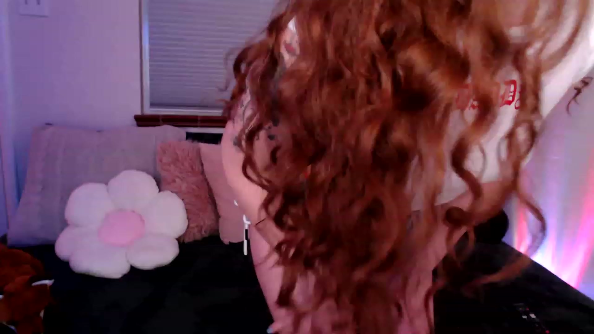 Gallery image thumbnail from Fiona's myfreecams stream on, 03/14/2023, 08:45 image 6 of 20