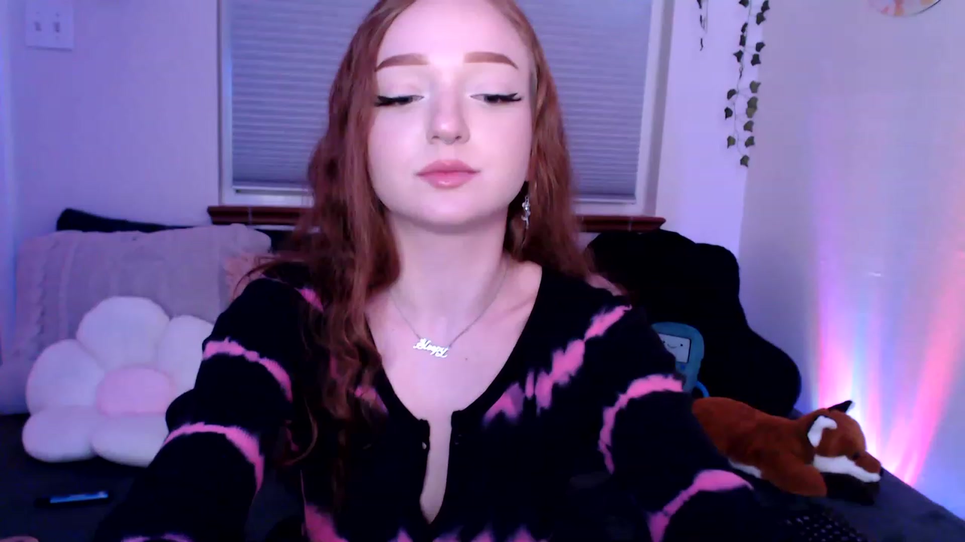 Gallery image thumbnail from Fiona's myfreecams stream on, 03/20/2023, 09:26 image 4 of 20