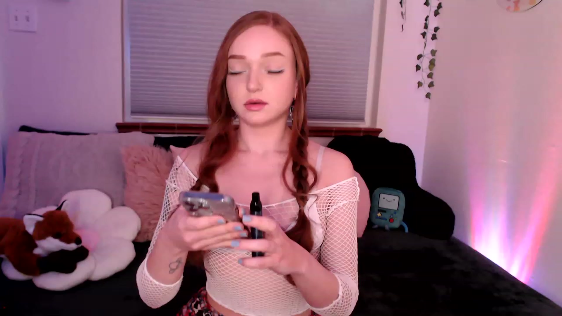 Gallery image thumbnail from Fiona's myfreecams stream on, 03/21/2023, 09:25 image 1 of 20