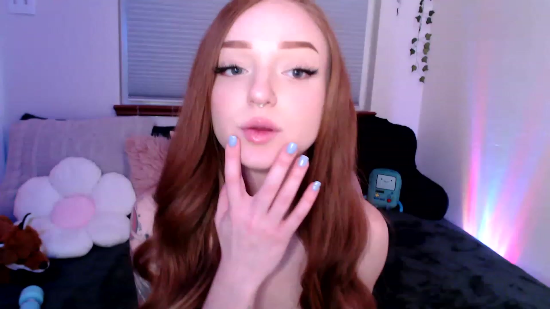 Gallery image thumbnail from Fiona's myfreecams stream on, 03/24/2023, 10:46 image 17 of 20
