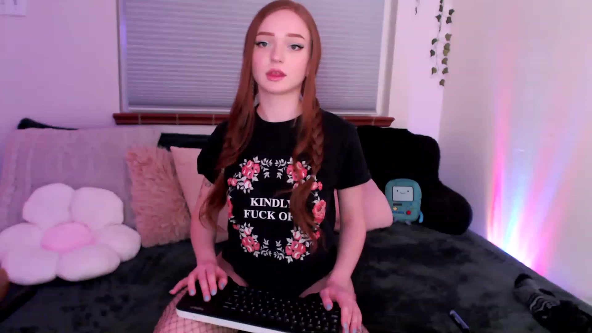 Gallery image thumbnail from Fiona's myfreecams stream on, 03/26/2023, 07:56 image 10 of 20