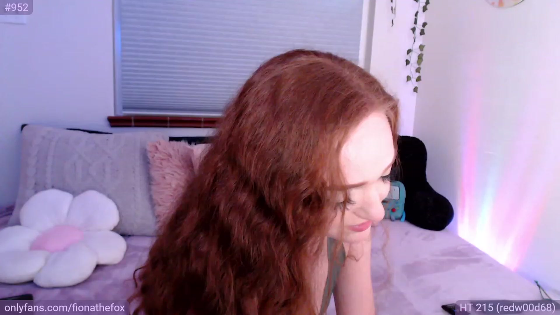Gallery image thumbnail from Fiona's myfreecams stream on, 04/22/2023, 09:03 image 17 of 20
