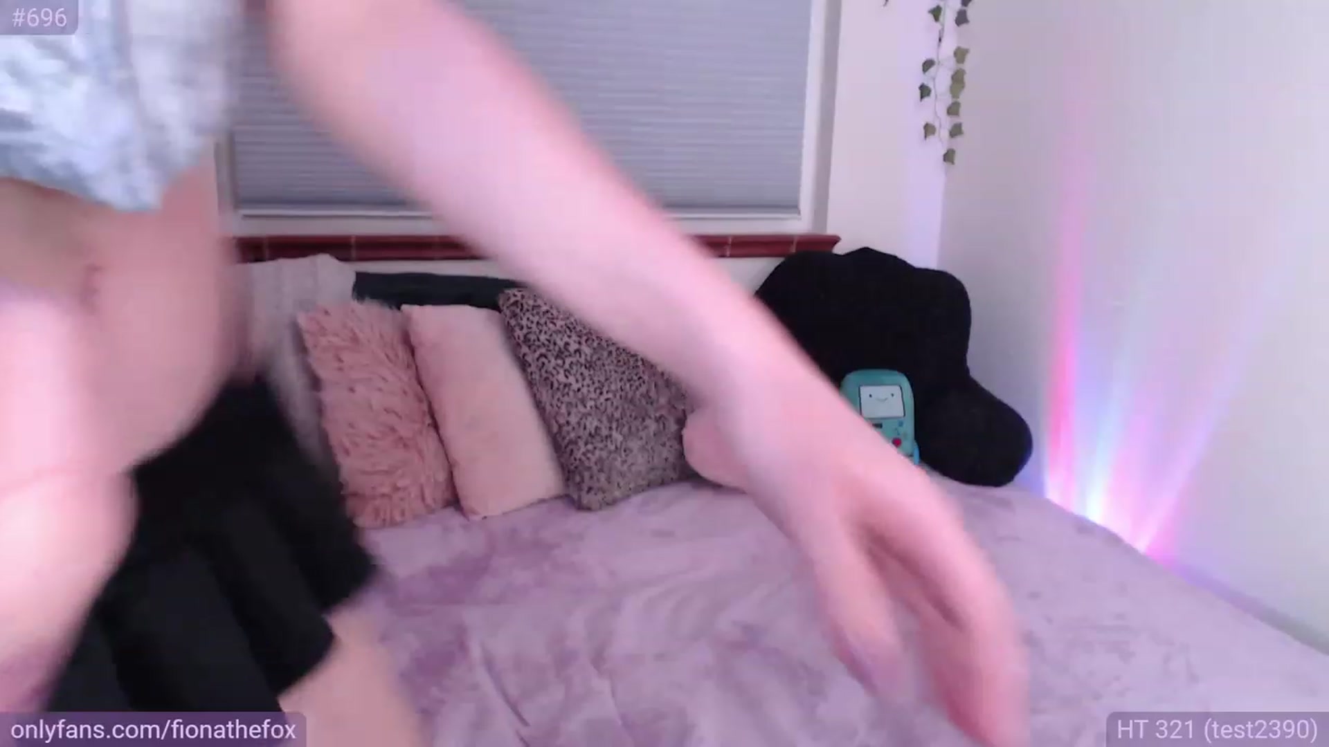 Gallery image thumbnail from Fiona's myfreecams stream on, 04/28/2023, 07:08 image 5 of 20