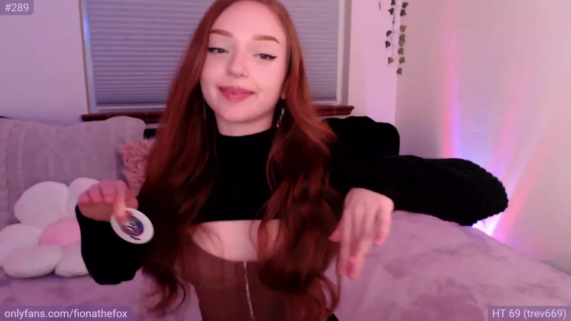 Gallery image thumbnail from Fiona's myfreecams stream on, 05/16/2023, 09:31 image 4 of 20