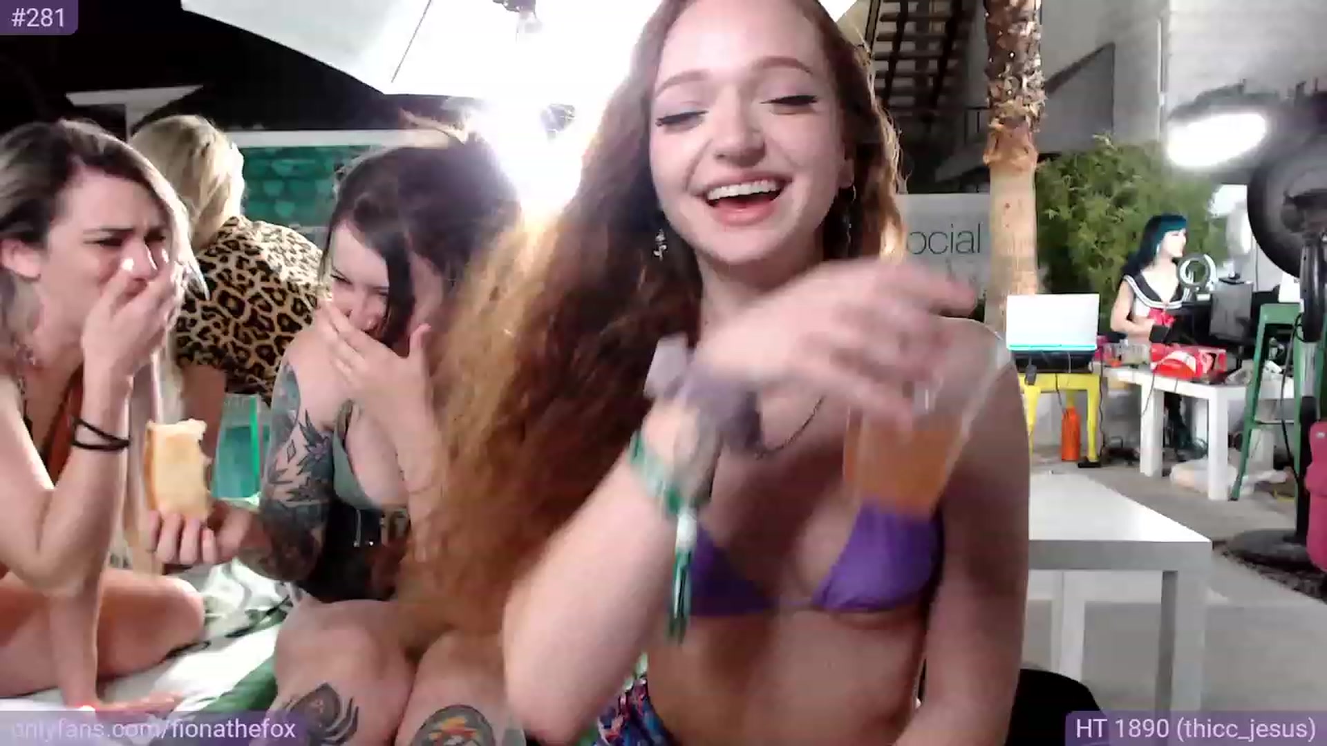 Gallery image thumbnail from Fiona's myfreecams stream on, 05/25/2023, 04:24 image 14 of 20