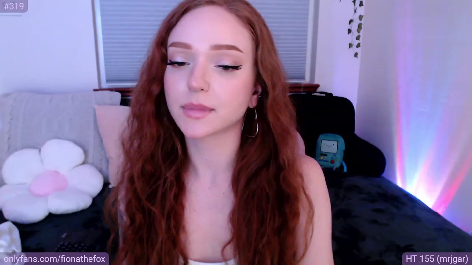 Gallery image thumbnail from Fiona's myfreecams stream on, 05/30/2023, 08:31 image 6 of 20