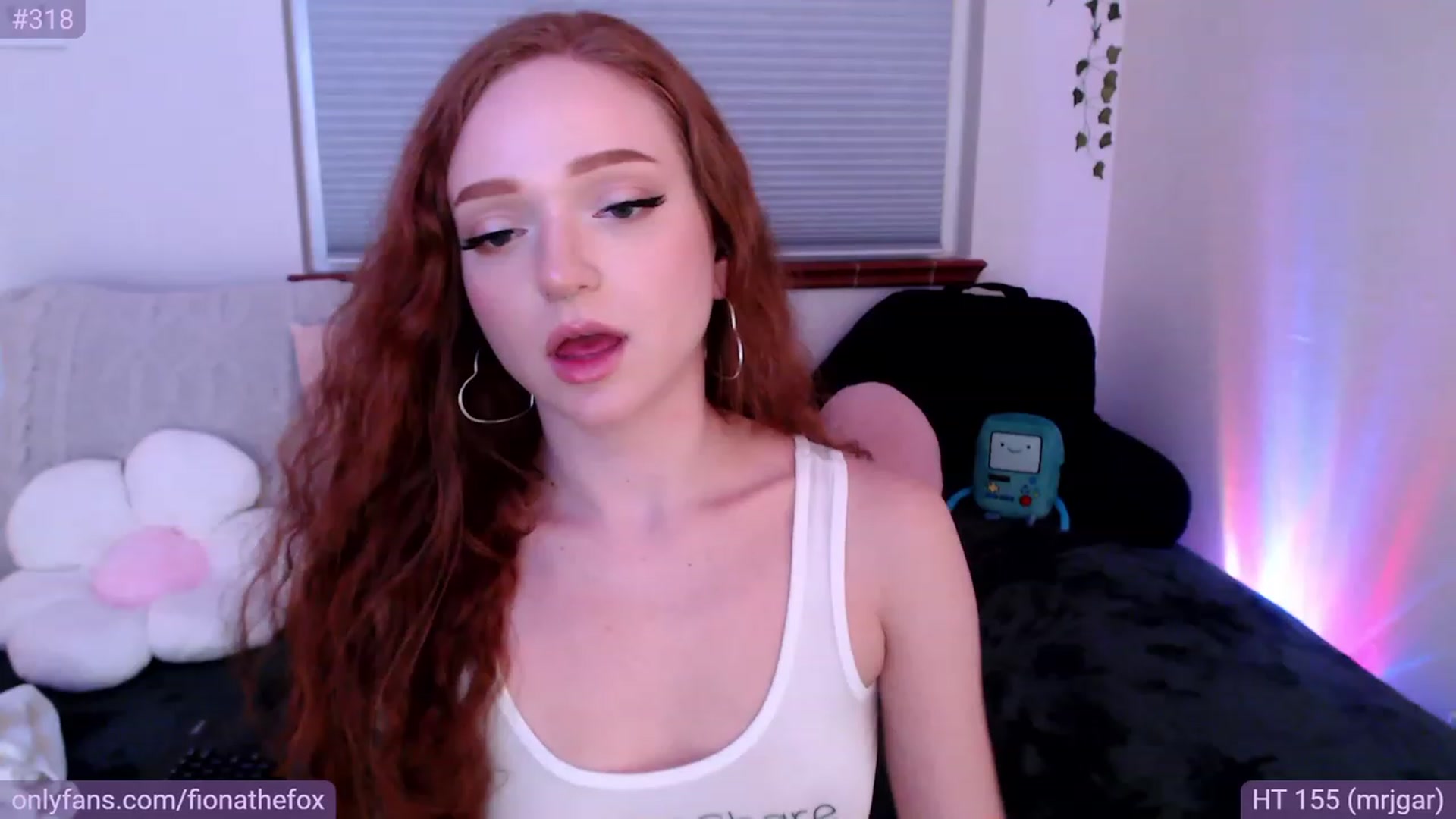 Gallery image thumbnail from Fiona's myfreecams stream on, 05/30/2023, 08:31 image 9 of 20