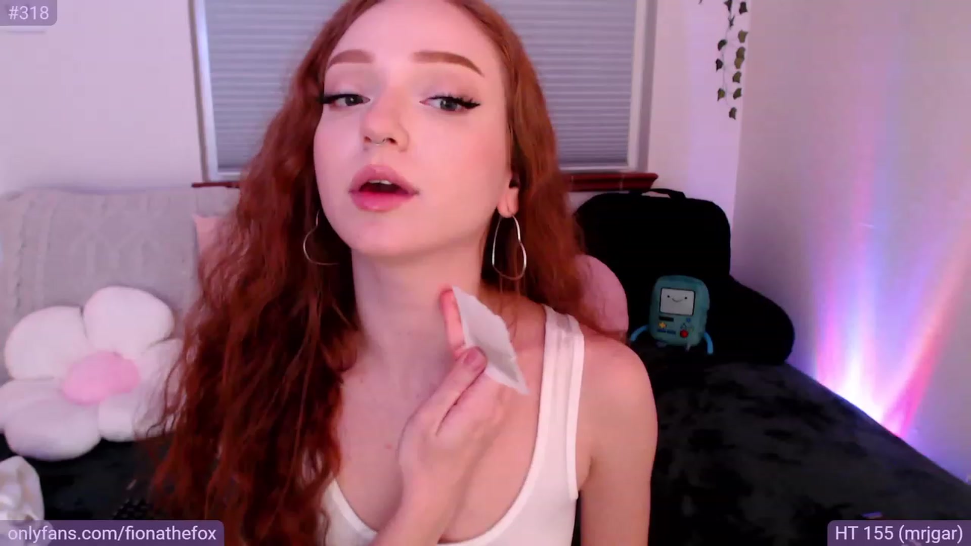 Gallery image thumbnail from Fiona's myfreecams stream on, 05/30/2023, 08:31 image 10 of 20