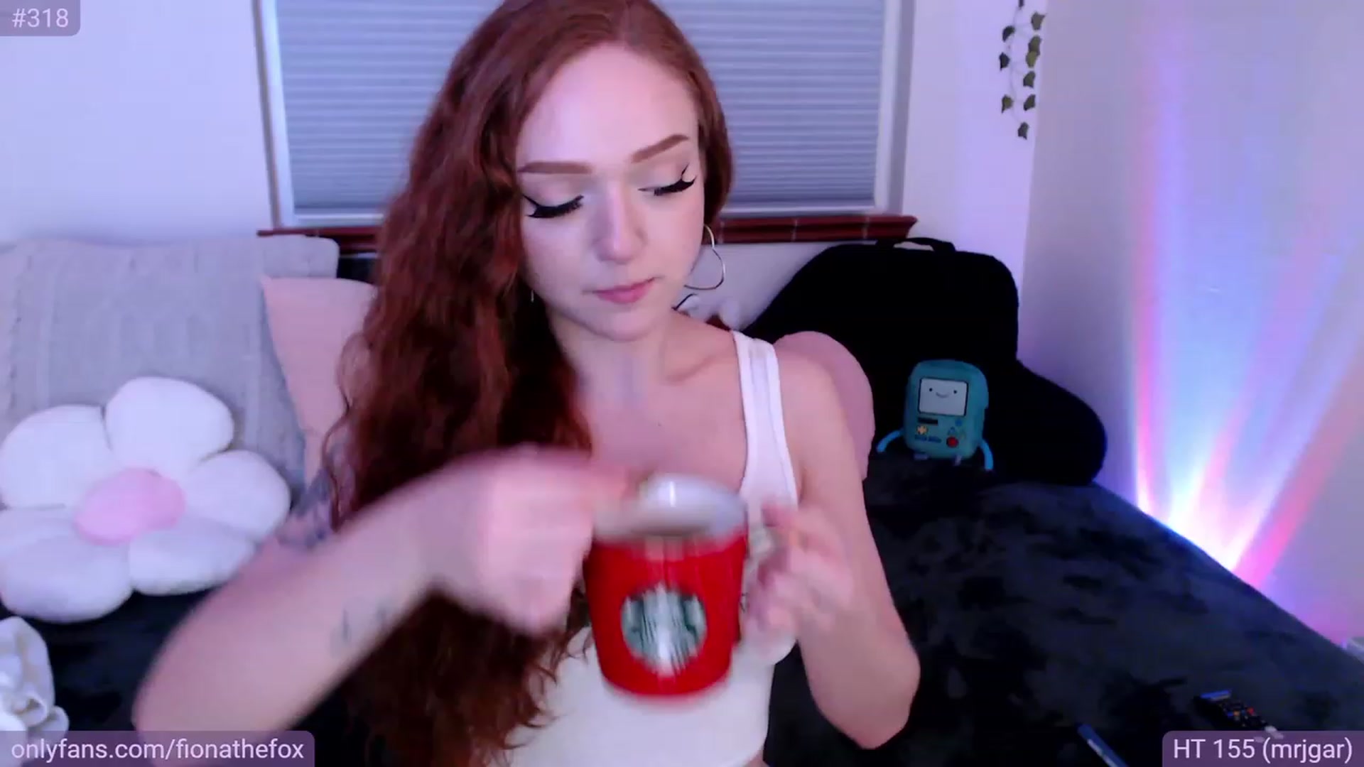Gallery image thumbnail from Fiona's myfreecams stream on, 05/30/2023, 08:31 image 19 of 20