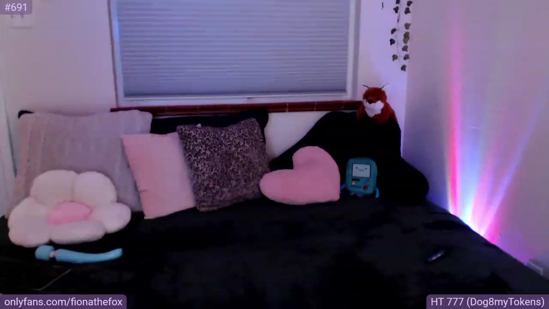 Gallery image thumbnail from Fiona's myfreecams stream on, 06/14/2023, 08:08 image 11 of 20