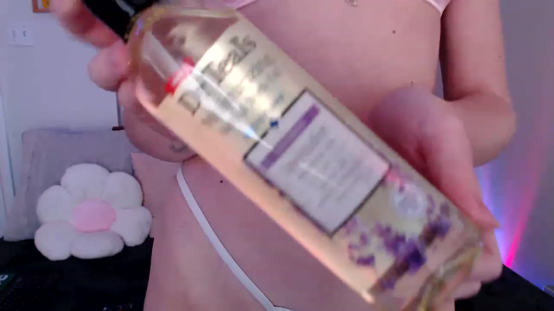 Gallery image thumbnail from Fiona's myfreecams stream on, 06/15/2023, 09:48 image 17 of 20