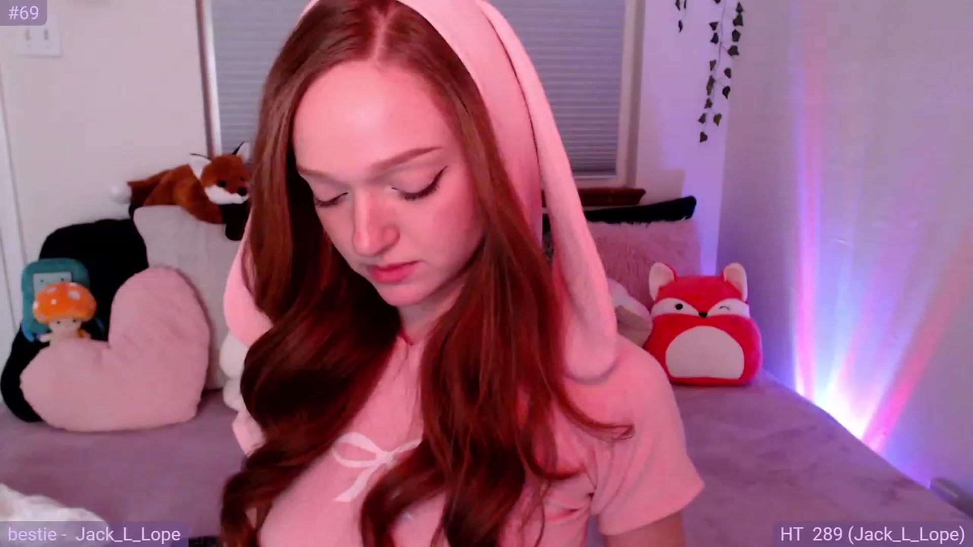 Gallery image thumbnail from Fiona's myfreecams stream on, 11/13/2023, 09:32 image 8 of 20