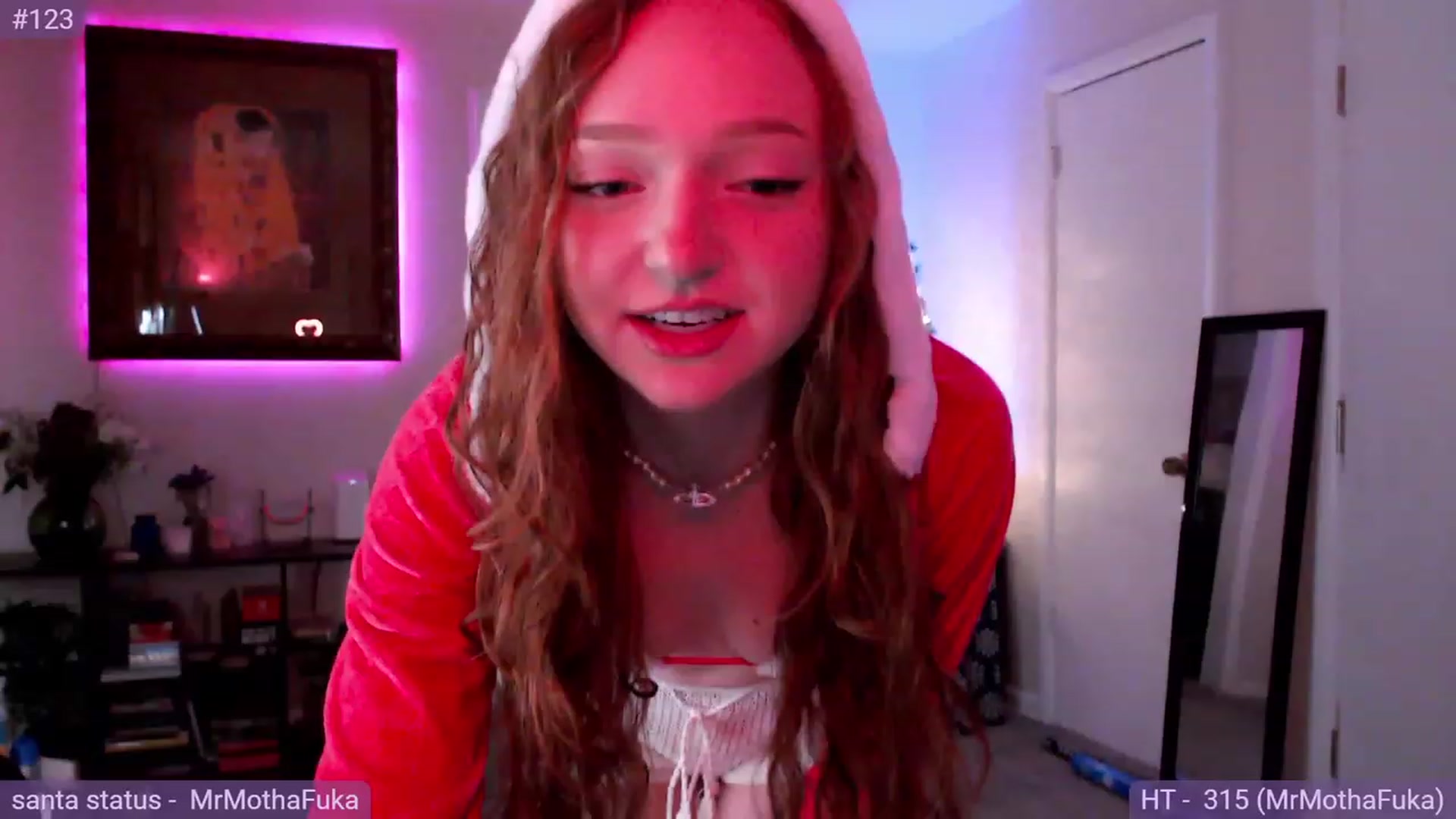 Gallery image thumbnail from Fiona's myfreecams stream on, 12/25/2023, 07:40 image 9 of 20