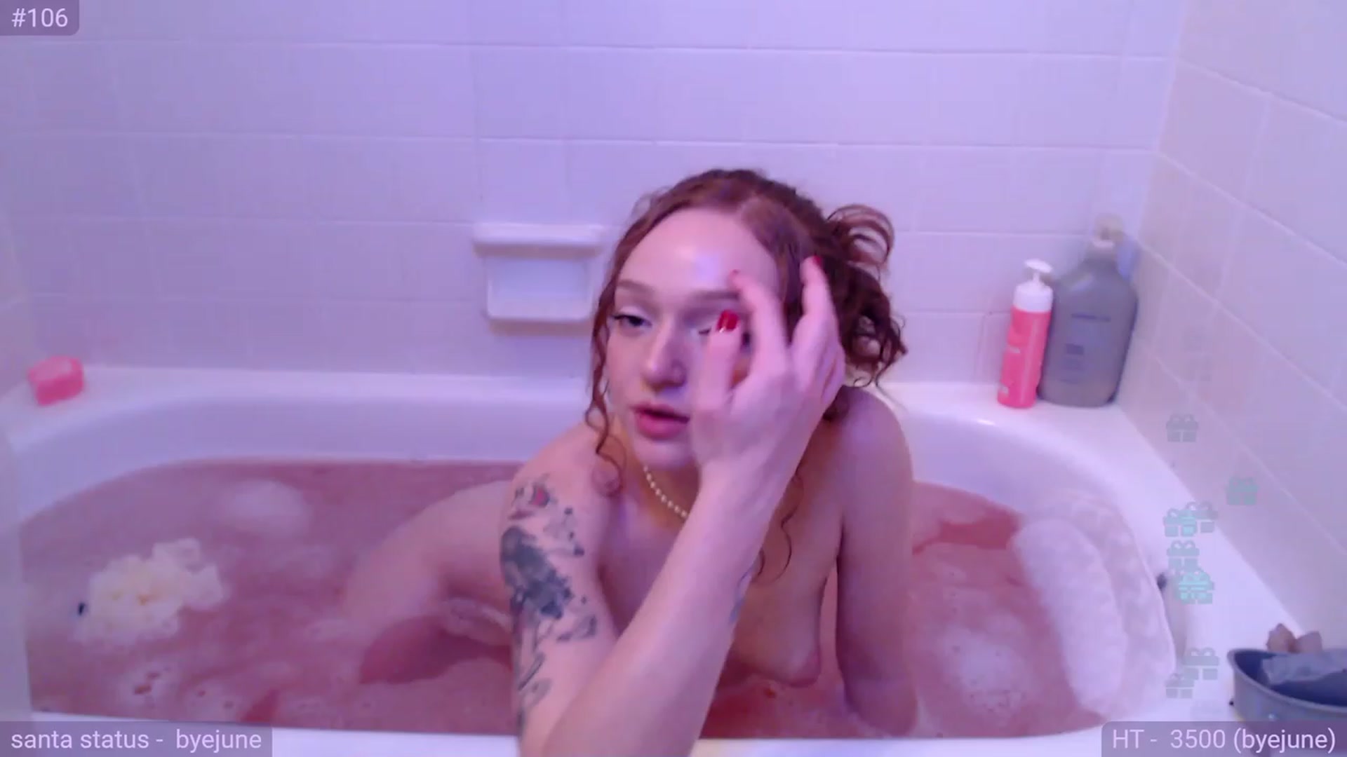 Gallery image thumbnail from Fiona's myfreecams stream on, 12/25/2023, 10:42 image 4 of 20