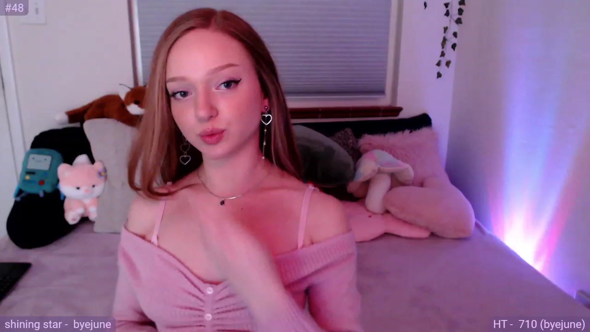 Gallery image thumbnail from Fiona's myfreecams stream on, 01/06/2024, 08:18 image 2 of 20