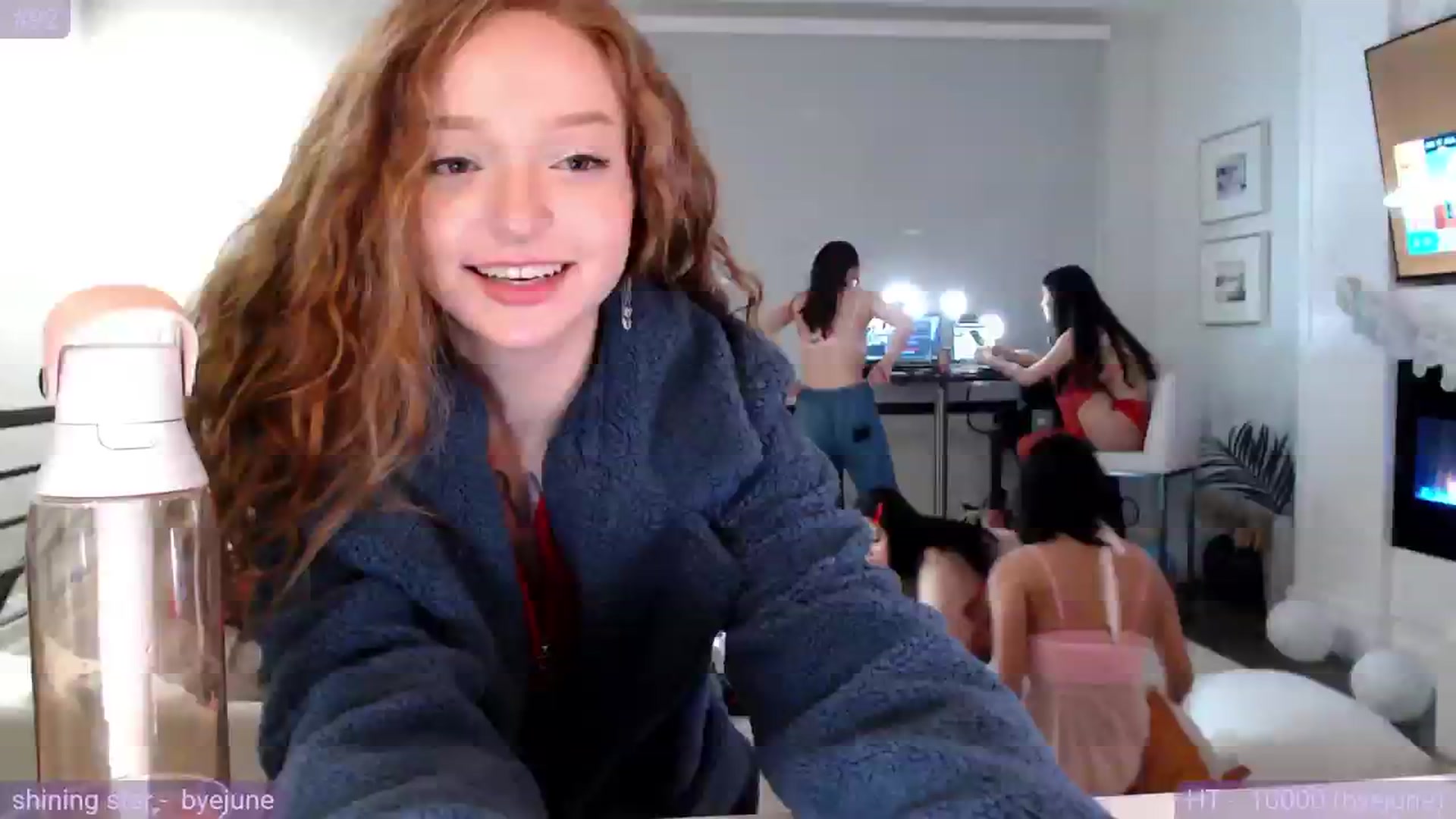 Gallery image thumbnail from Fiona's myfreecams stream on, 02/25/2024, 06:36 image 8 of 20