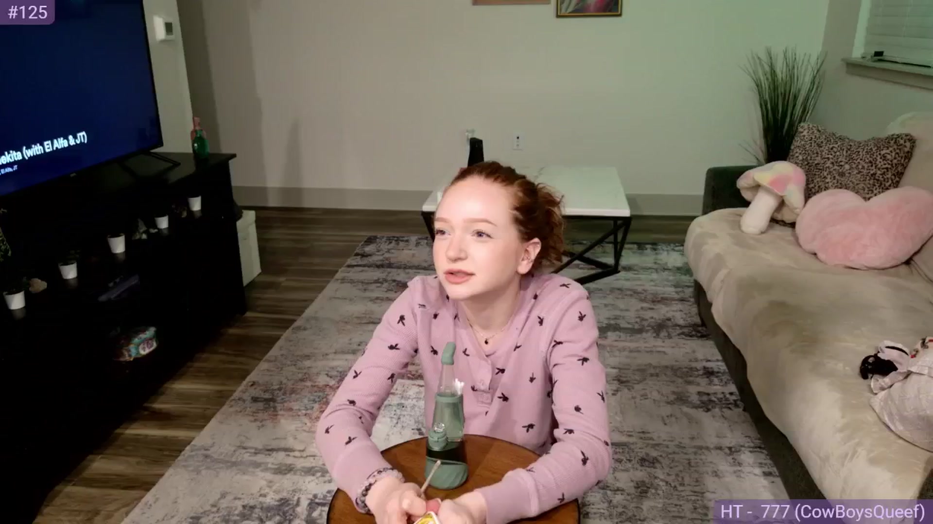 Gallery image thumbnail from Fiona's myfreecams stream on, 04/25/2024, 08:12 image 1 of 20