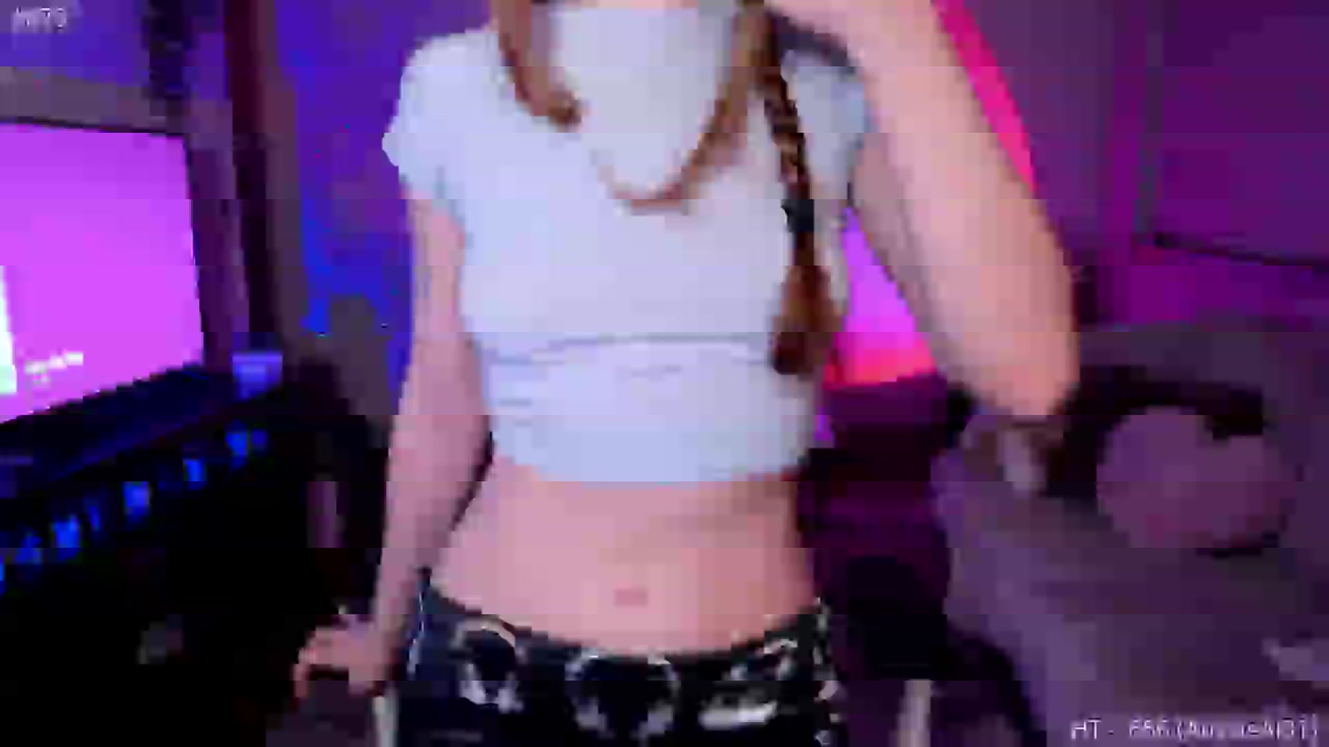 Gallery image thumbnail from Fiona's myfreecams stream on, 06/07/2024, 07:32 image 14 of 20