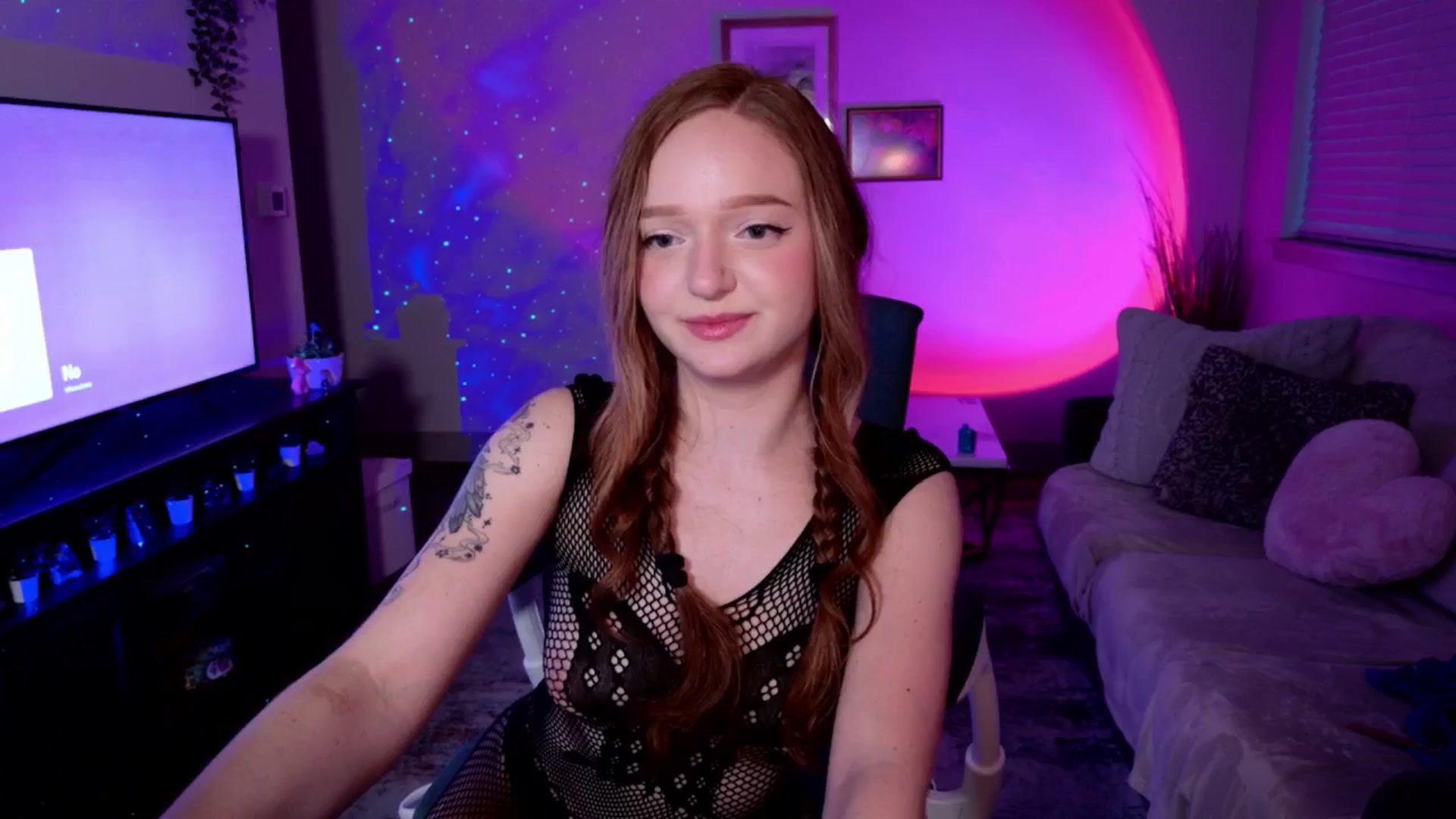 Gallery image thumbnail from Fiona's myfreecams stream on, 07/14/2024, 11:38 image 6 of 20