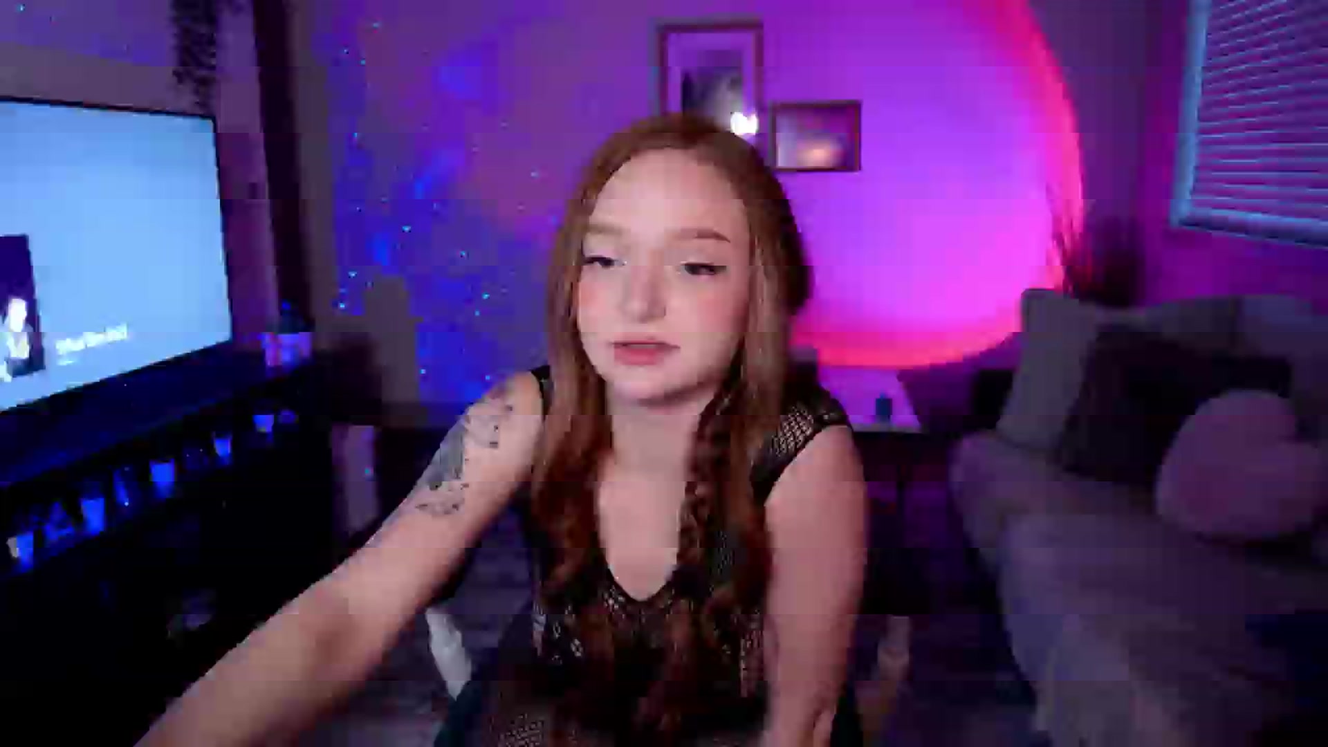 Gallery image thumbnail from Fiona's myfreecams stream on, 07/14/2024, 11:38 image 18 of 20