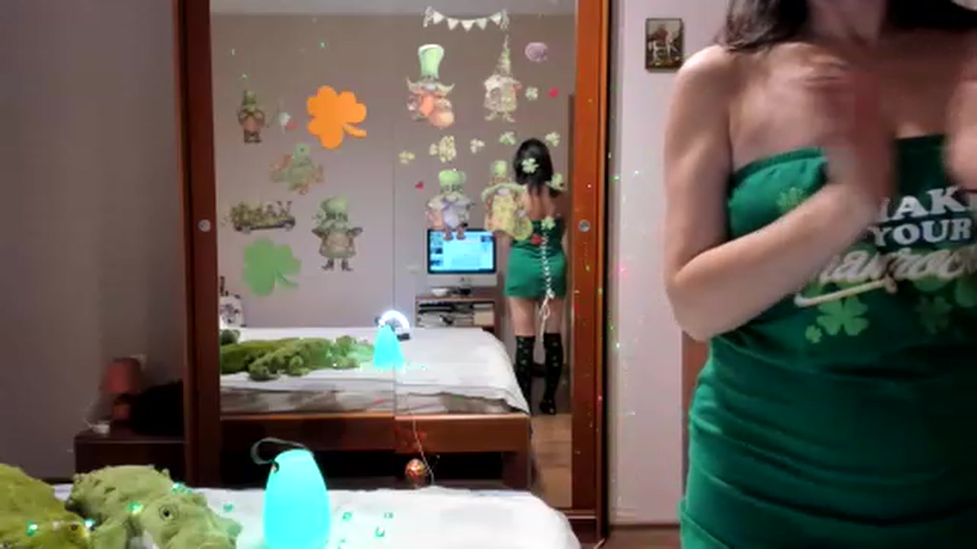 Gallery image thumbnail from FionaMcCougar's myfreecams stream on, 03/18/2023, 24:01 image 18 of 20