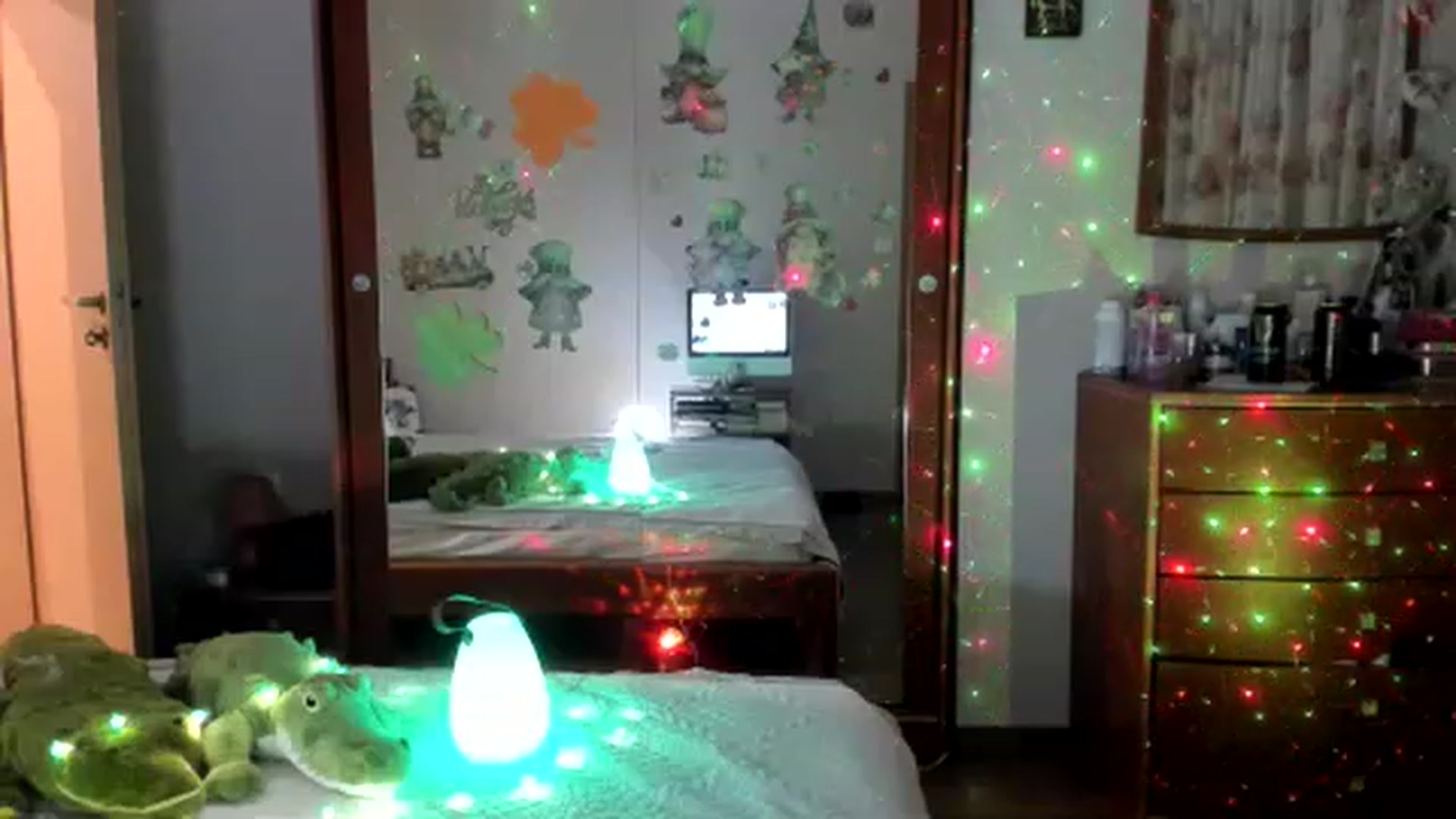 Gallery image thumbnail from FionaMcCougar's myfreecams stream on, 03/18/2023, 24:01 image 17 of 20