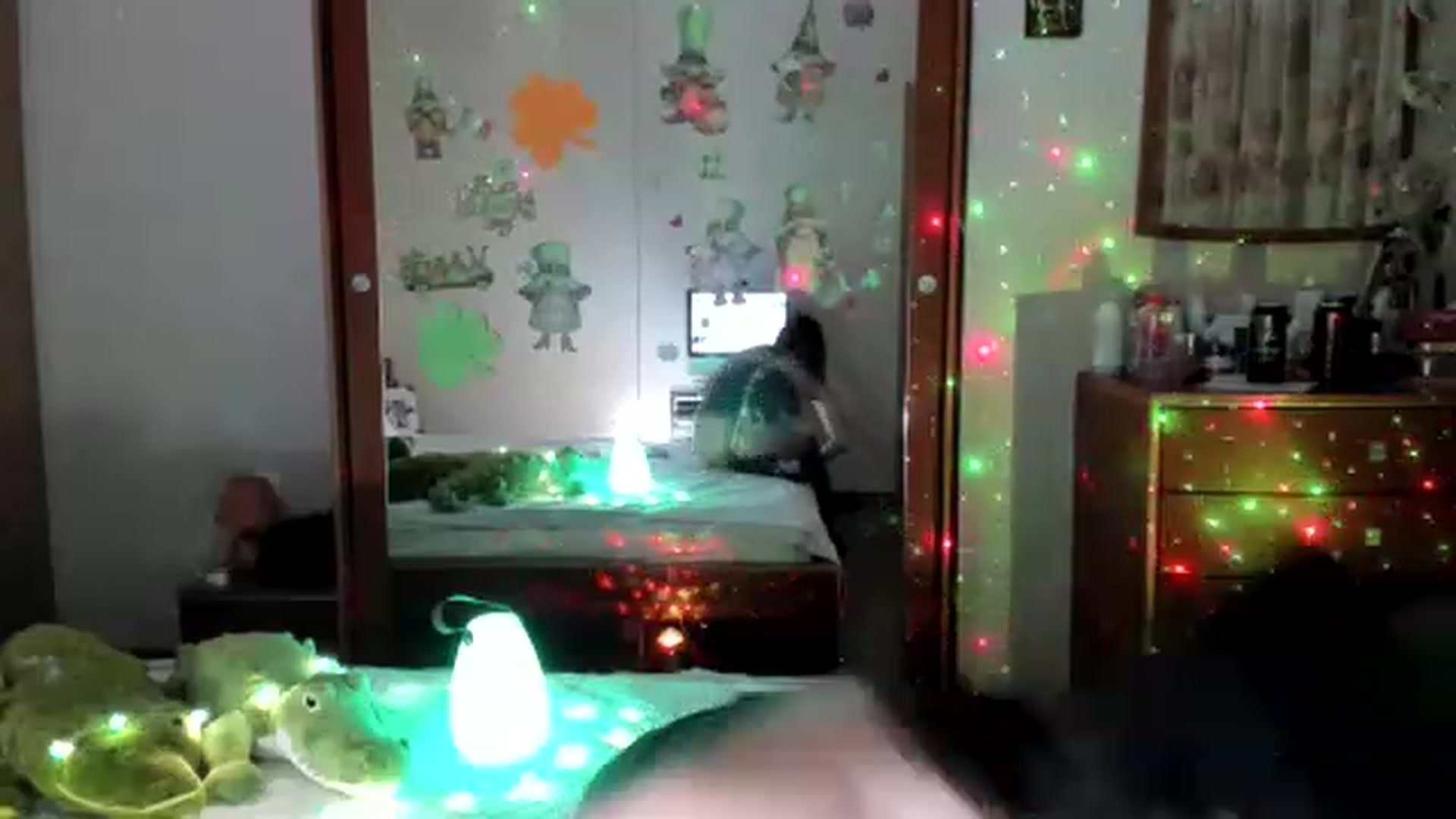 Gallery image thumbnail from FionaMcCougar's myfreecams stream on, 03/18/2023, 24:01 image 14 of 20