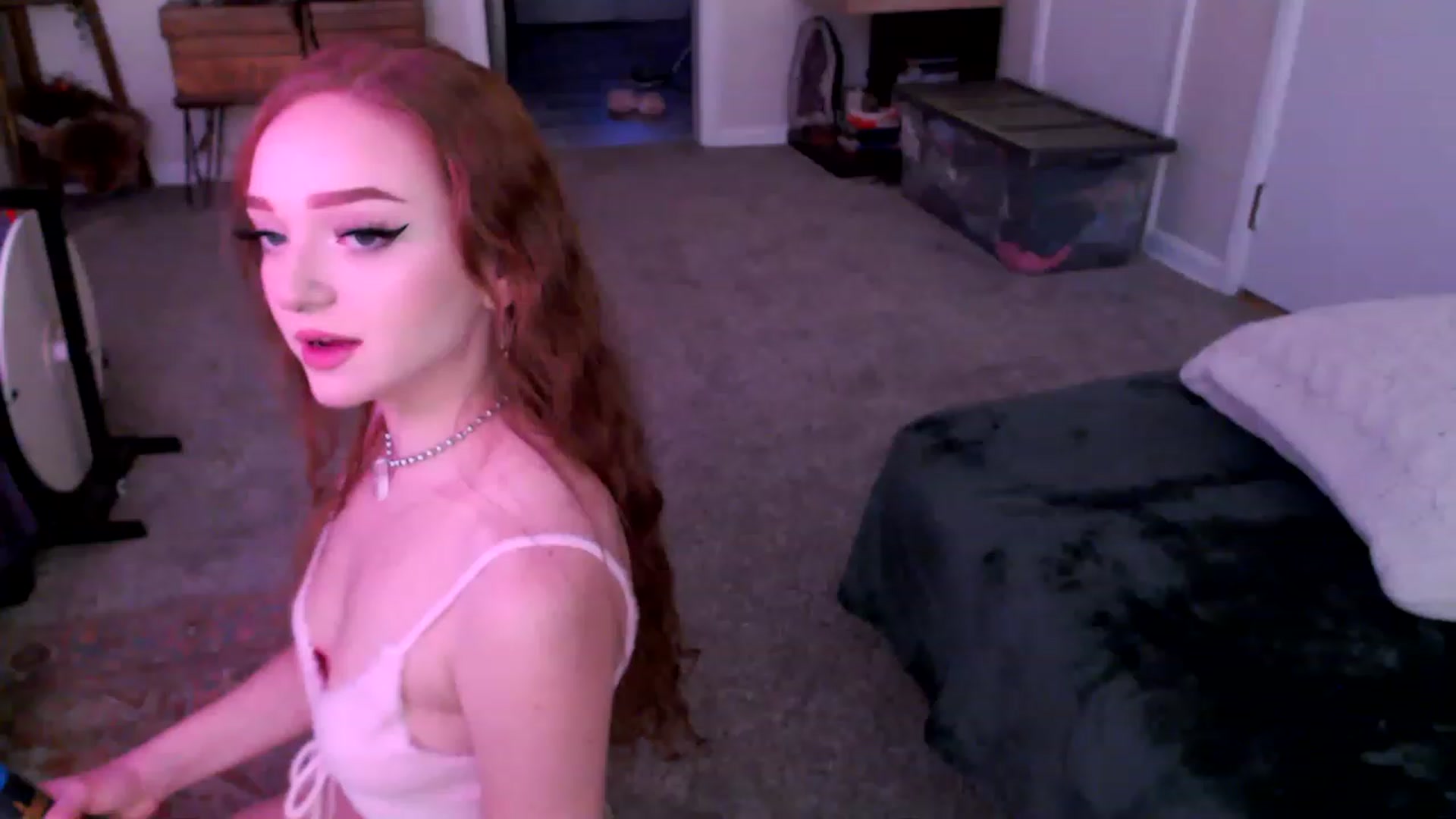 Gallery image thumbnail from FionaTheFox's myfreecams stream on, 12/06/2022, 08:28 image 15 of 20