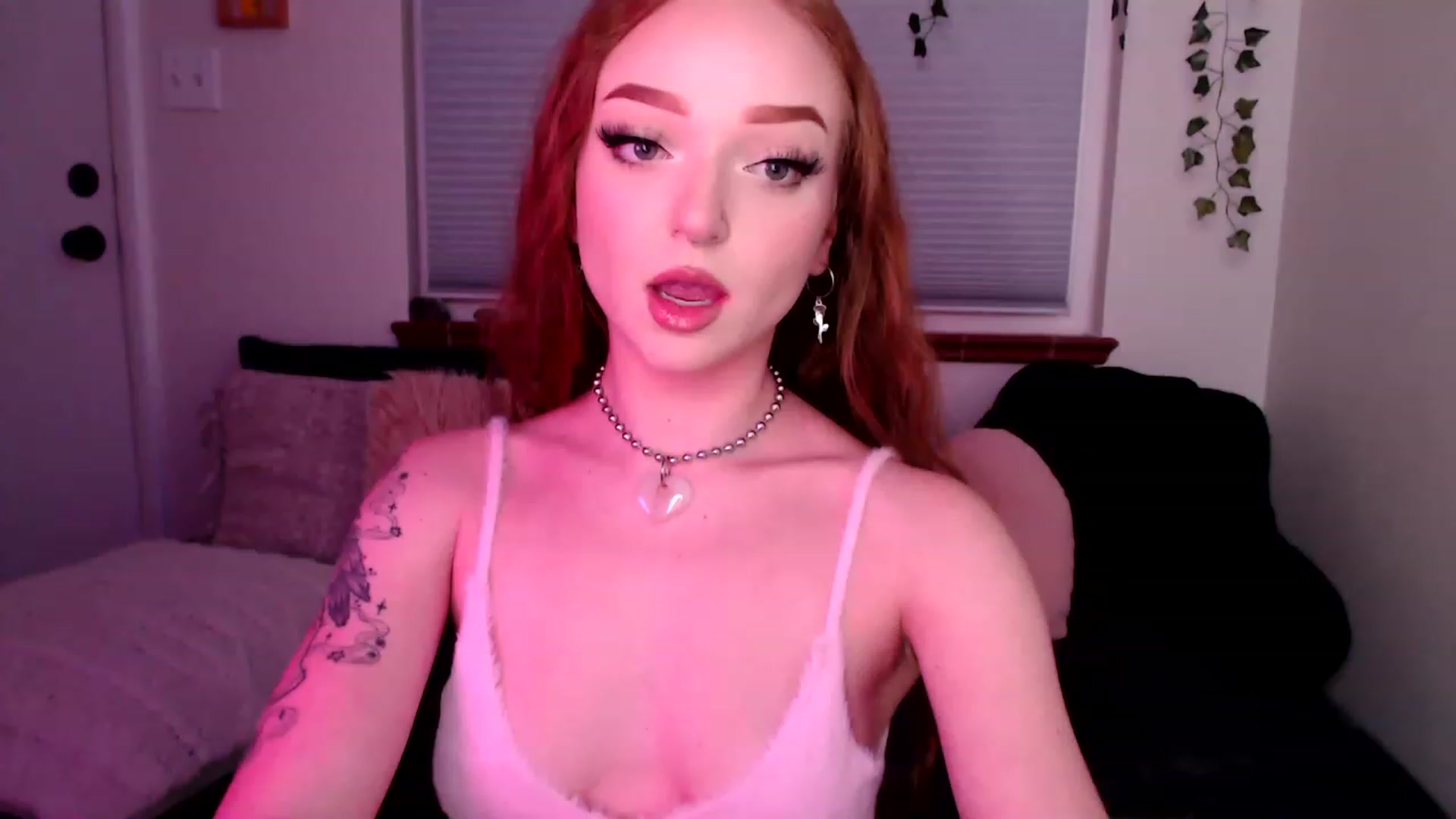 Gallery image thumbnail from FionaTheFox's myfreecams stream on, 12/06/2022, 08:28 image 1 of 20