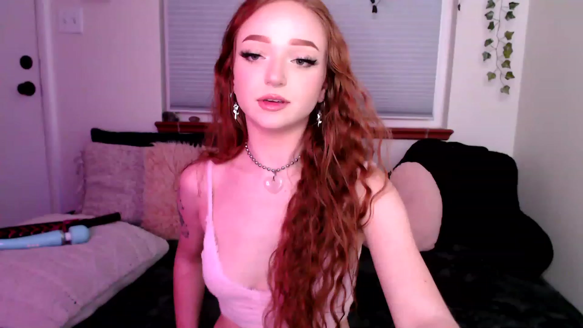 Gallery image thumbnail from FionaTheFox's myfreecams stream on, 12/06/2022, 09:10 image 2 of 20