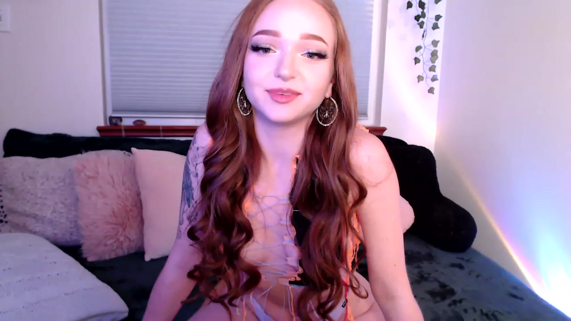 Gallery image thumbnail from FionaTheFox's myfreecams stream on, 12/15/2022, 09:14 image 2 of 20